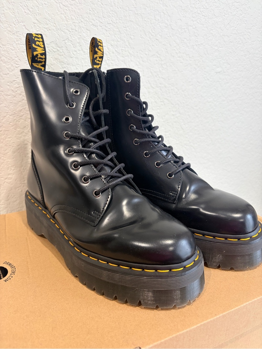 Dr. Martens Jadon Black Leather Platform Lace-Up Boots Mens 11 NEW
